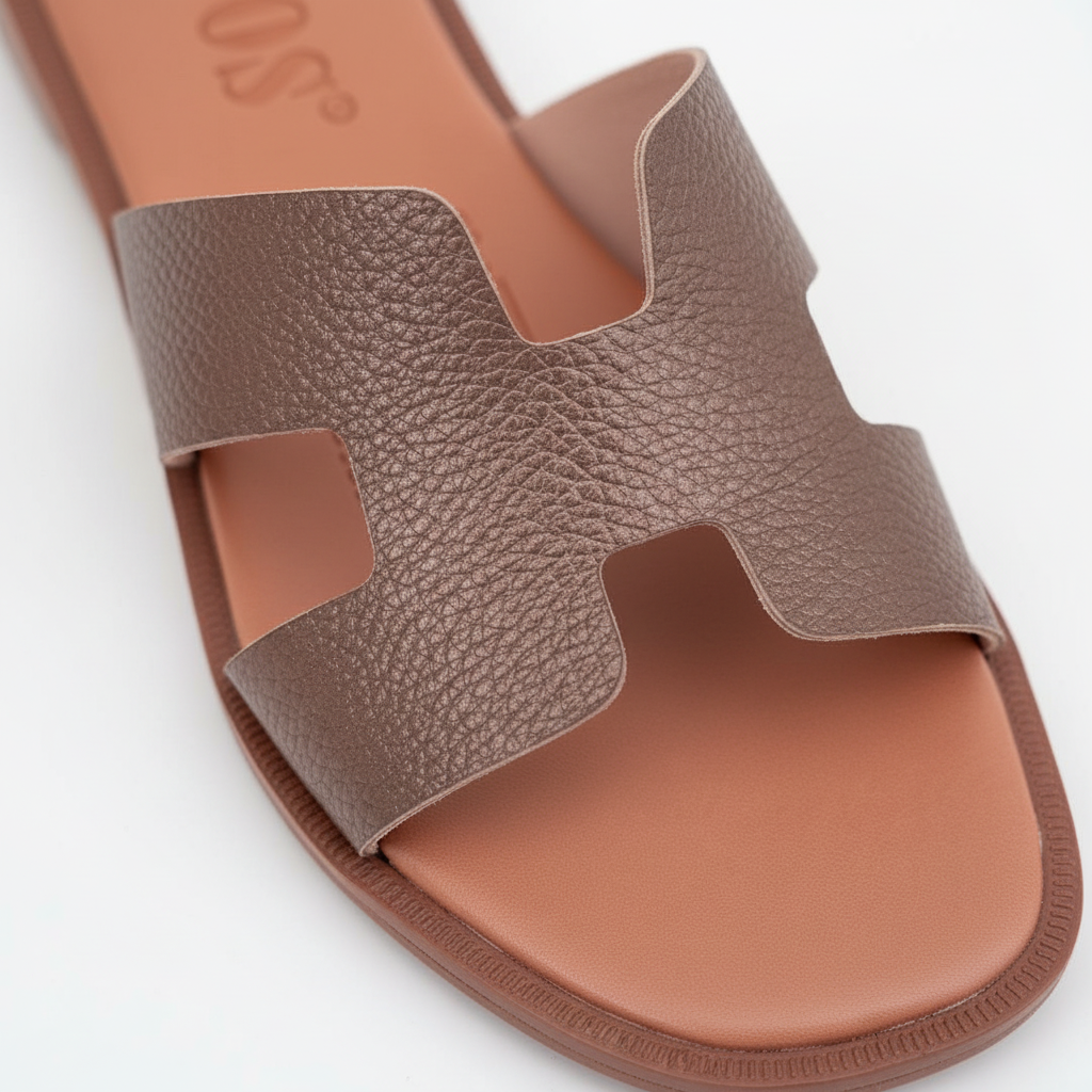 Detalle sandalia café rosado