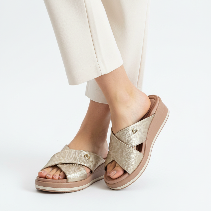 Modelo medio cuerpo mule champaña dorado metalizado cruzada X plataforma rosa nude Ref 8079