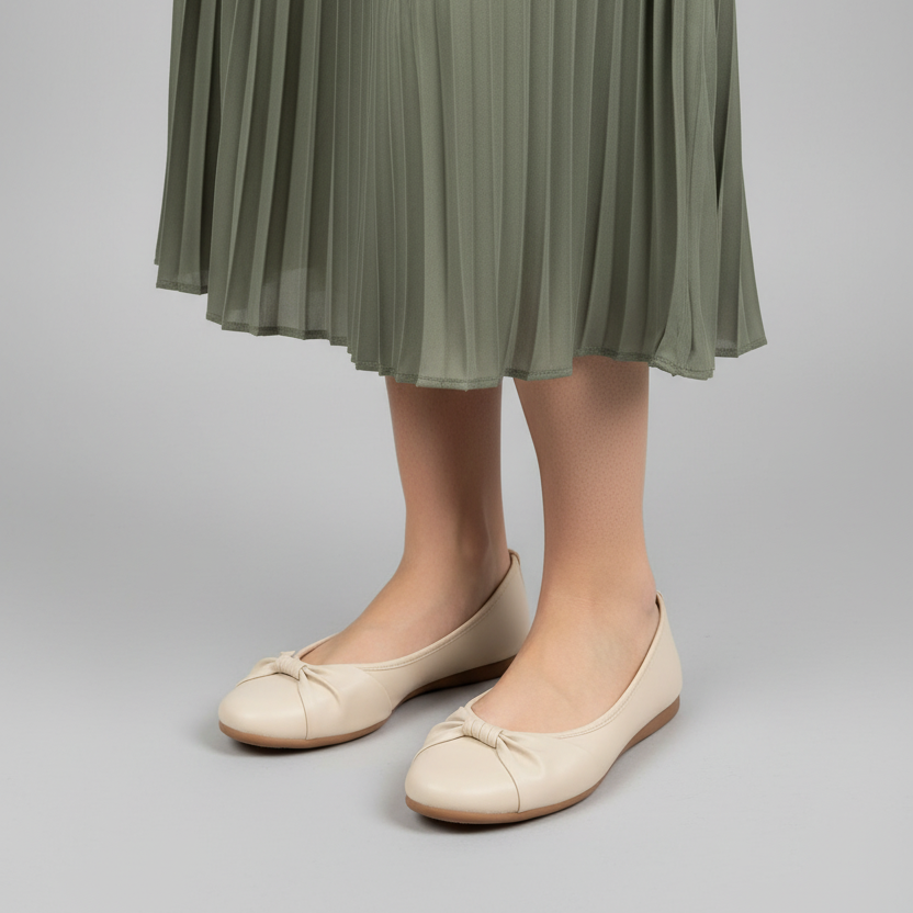 Modelo toma cerrada baleta beige moño anudado elegante Ref 8194