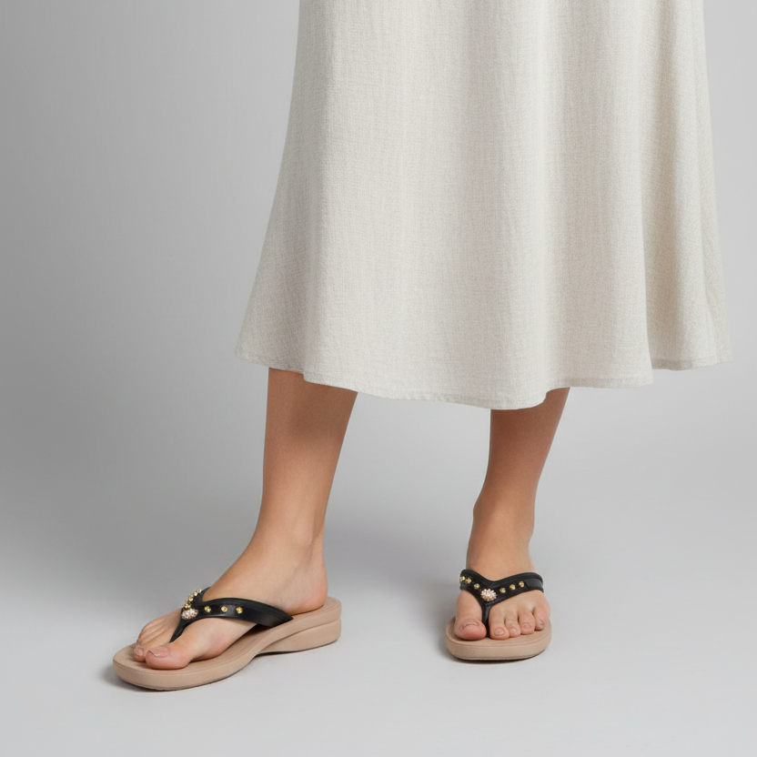 Modelo toma cerrada flip-flop negro - solo tres perlas doradas