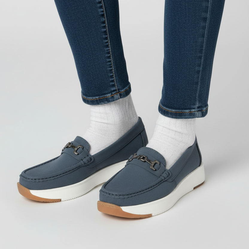 Modelo toma cerrada mocasín azul Ref 7922 - exacta a la imagen
