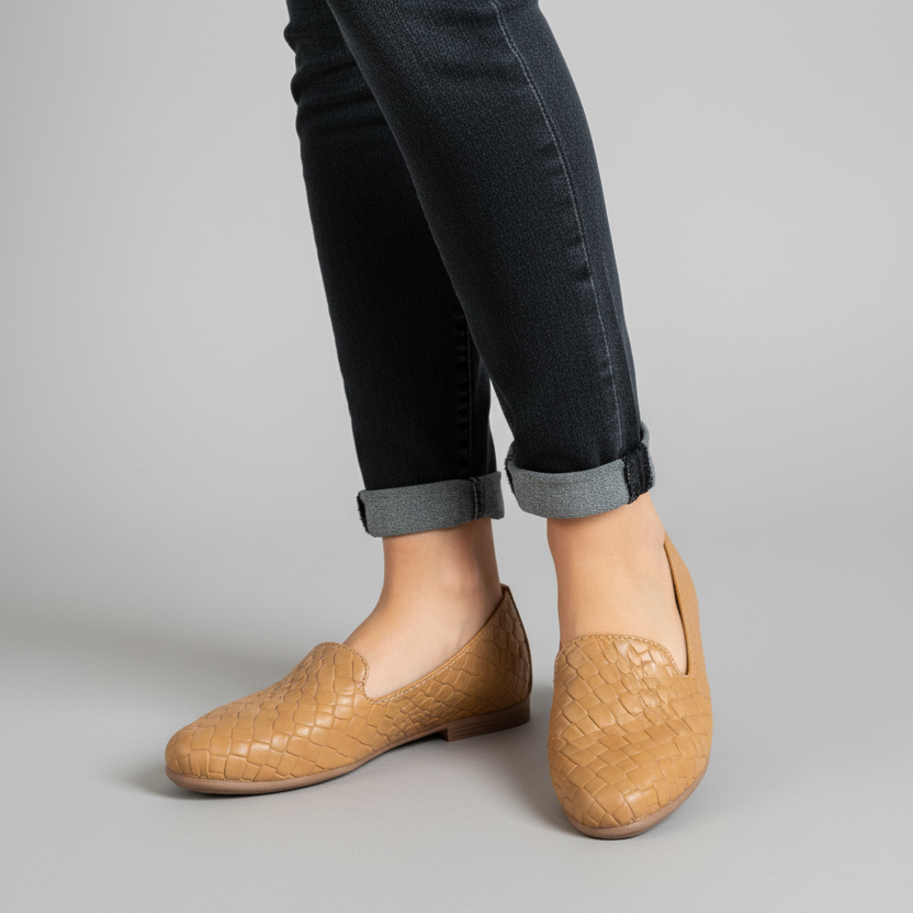 Modelo toma cerrada mocasín cuero tejido trenzado mostaza Ref 8144