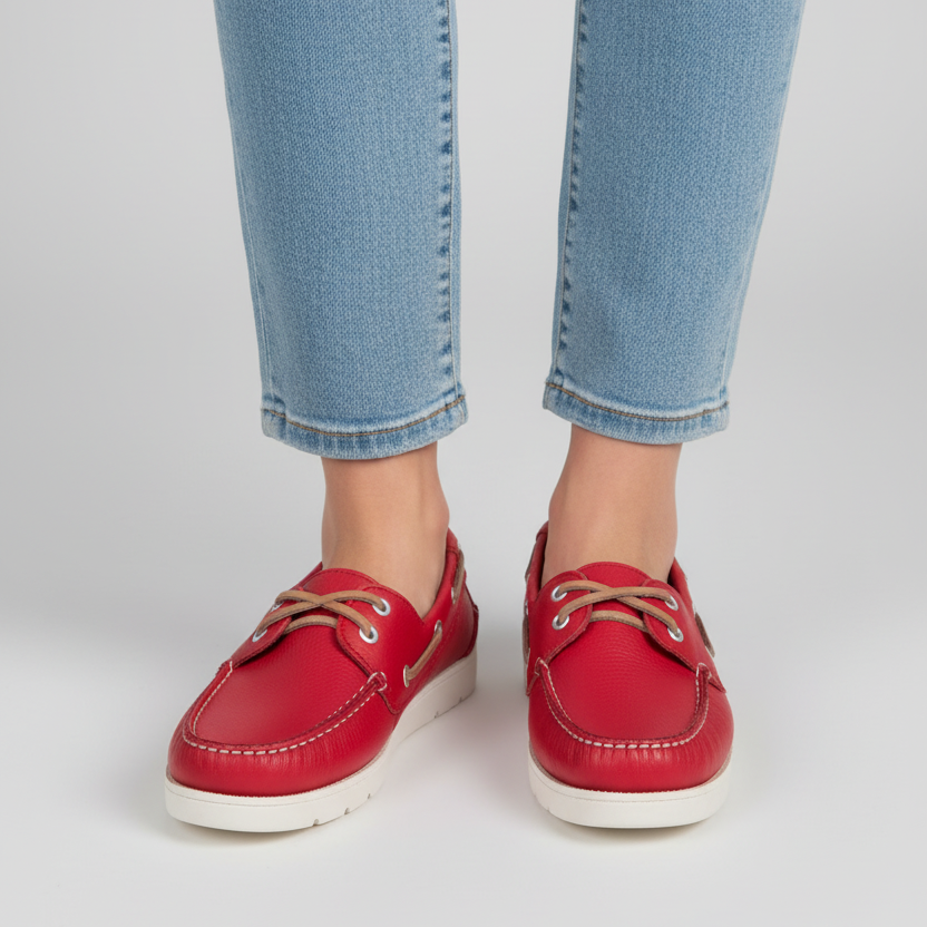 Modelo toma cerrada mocasín náutico rojo con cordones café simples Ref 8118