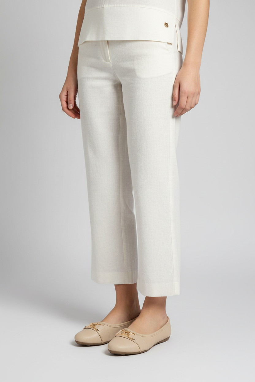 Modelo toma cerrada mule cuero texturizado beige con hebilla dorada Ref 8147