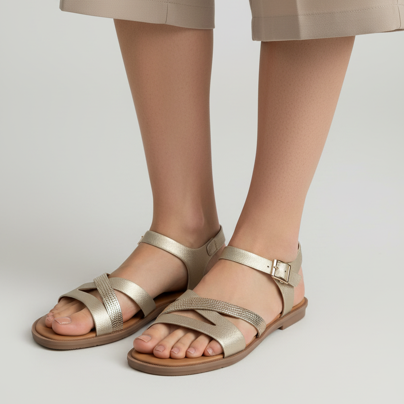 Modelo toma cerrada sandalia champaña con tiras