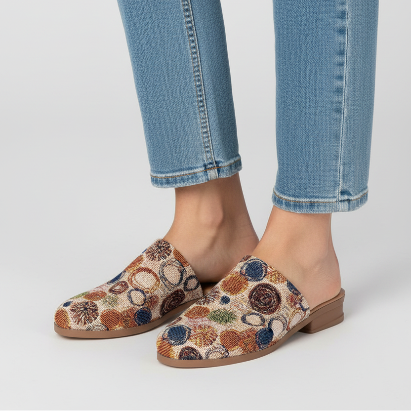Modelo toma cerrada sandalia mule patrón círculos multicolor plataforma beige Ref 8157