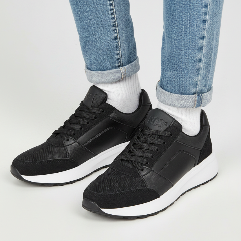 Modelo toma cerrada zapatilla deportiva gris oscuro con malla Ref 7911