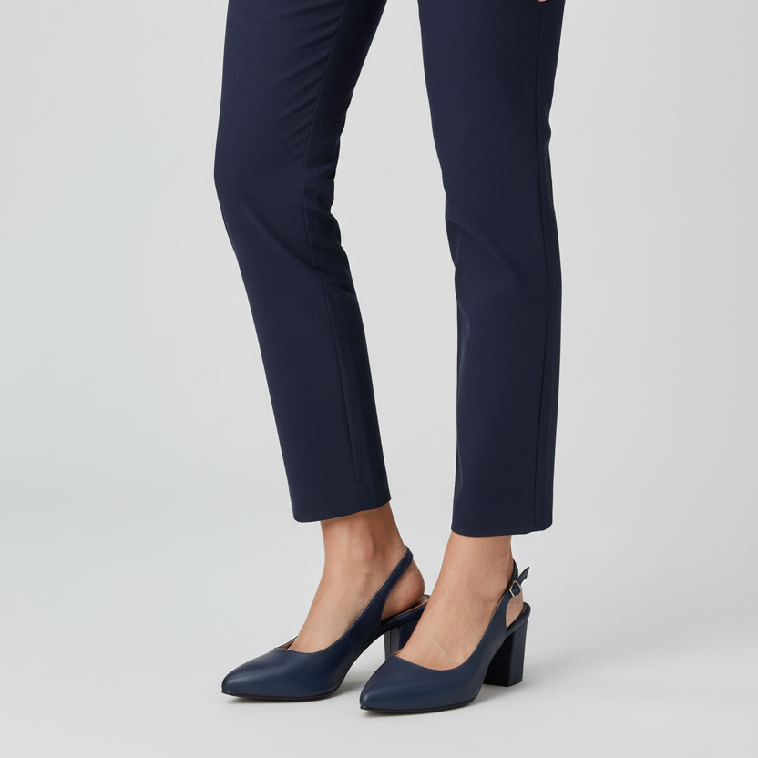 Modelo toma cerrada zapato slingback azul tacón bloque Ref 7320