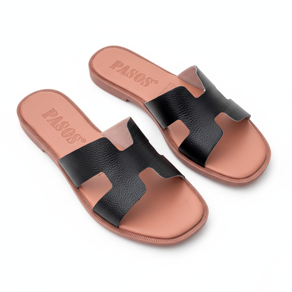 Par de sandalias negras