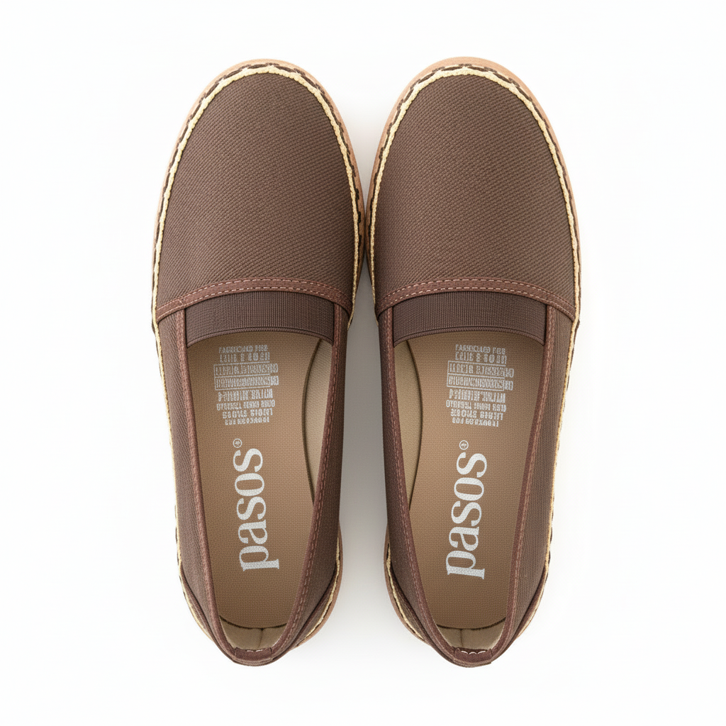 Vista aérea alpargata café - letras como referencia azul