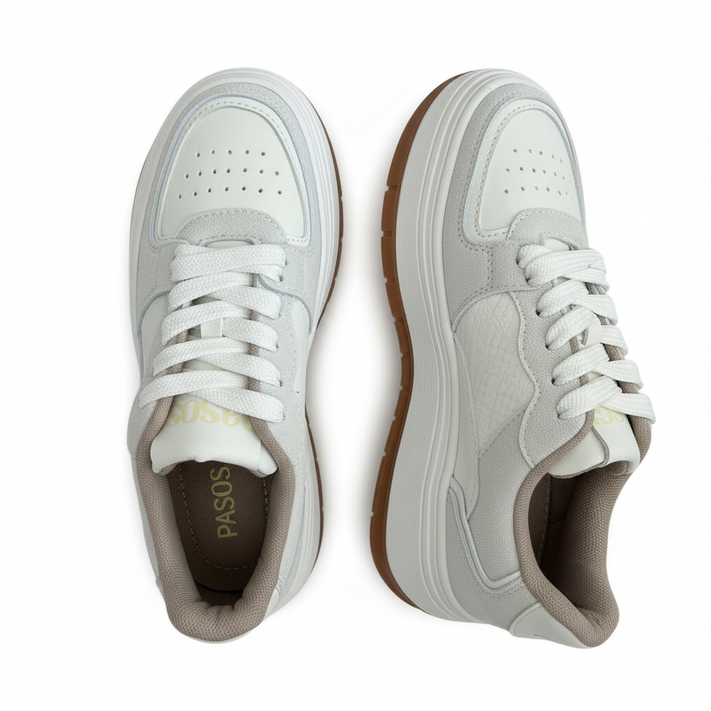 Vista aérea tenis blanco