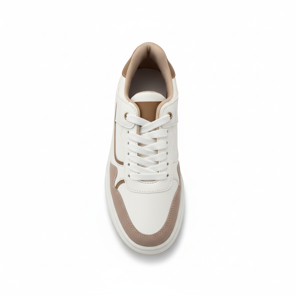 Vista aérea zapatilla deportiva blanca con detalles beige Ref 7932