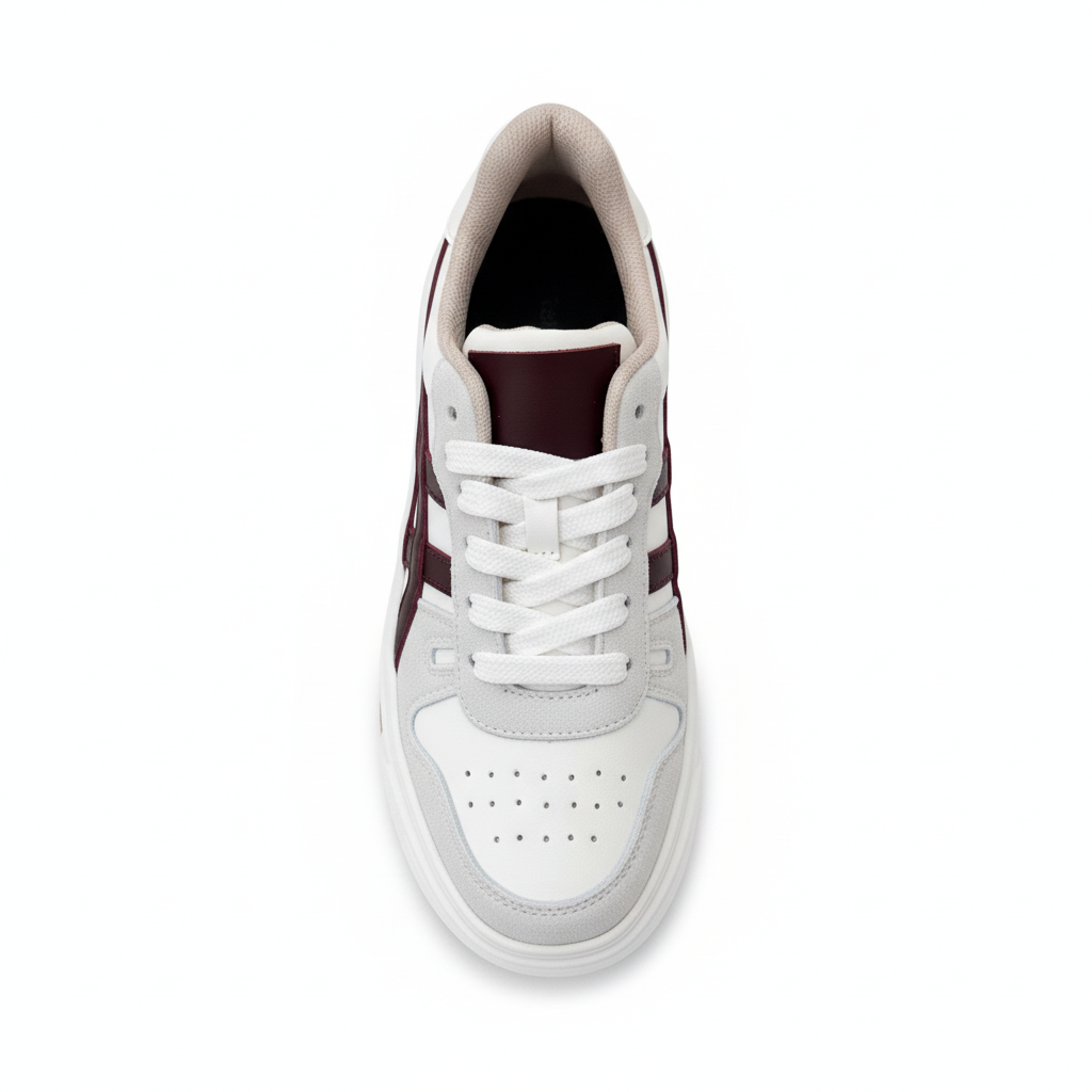 Vista aérea zapatilla deportiva blanca con detalles vinotinto Ref 7983 - exacta a la imagen