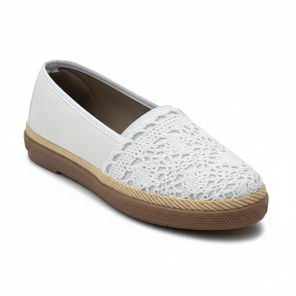 Vista angular frontal alpargata encaje blanco diseño original Ref 8172