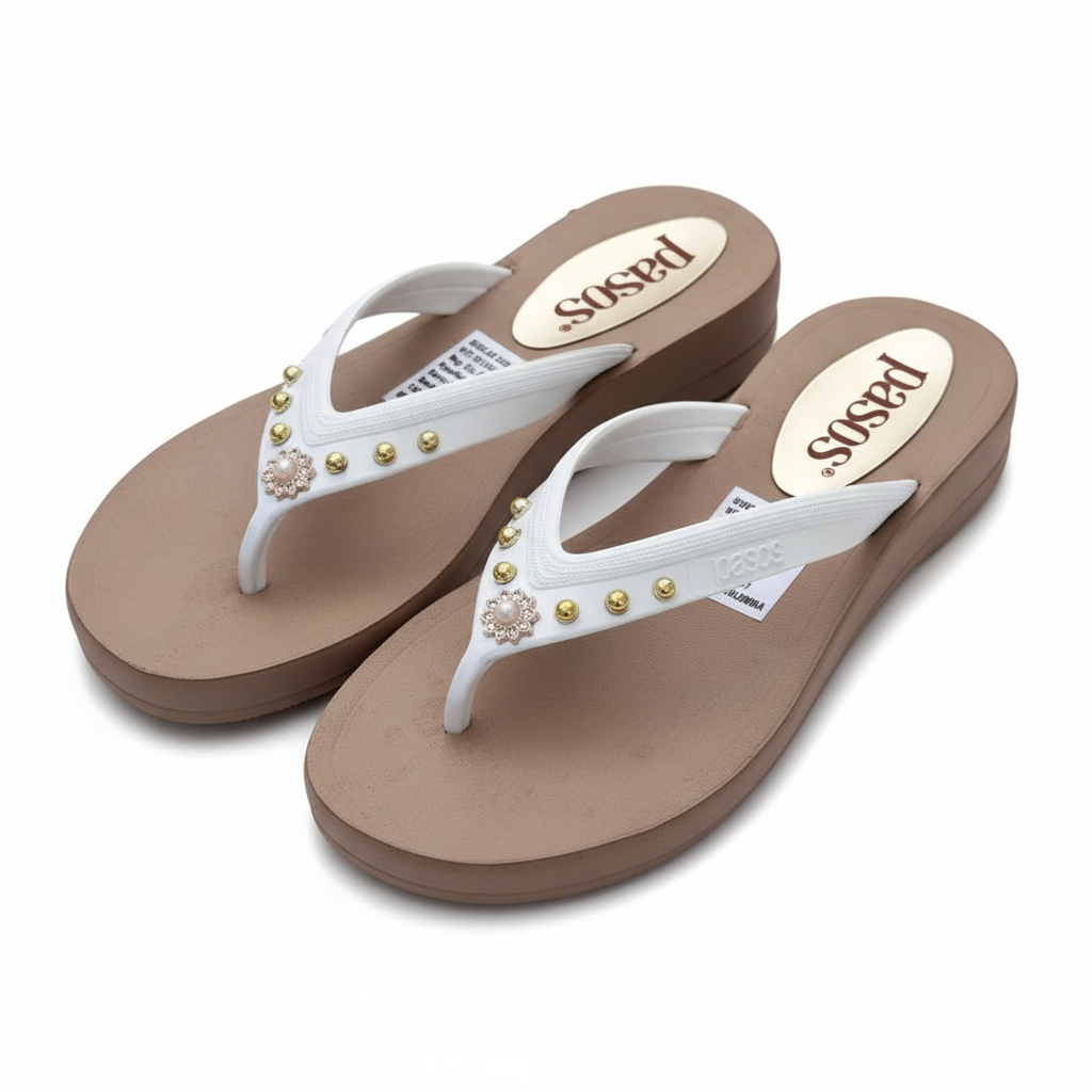Vista angular frontal flip-flop blanco - suela original y tres accesorios