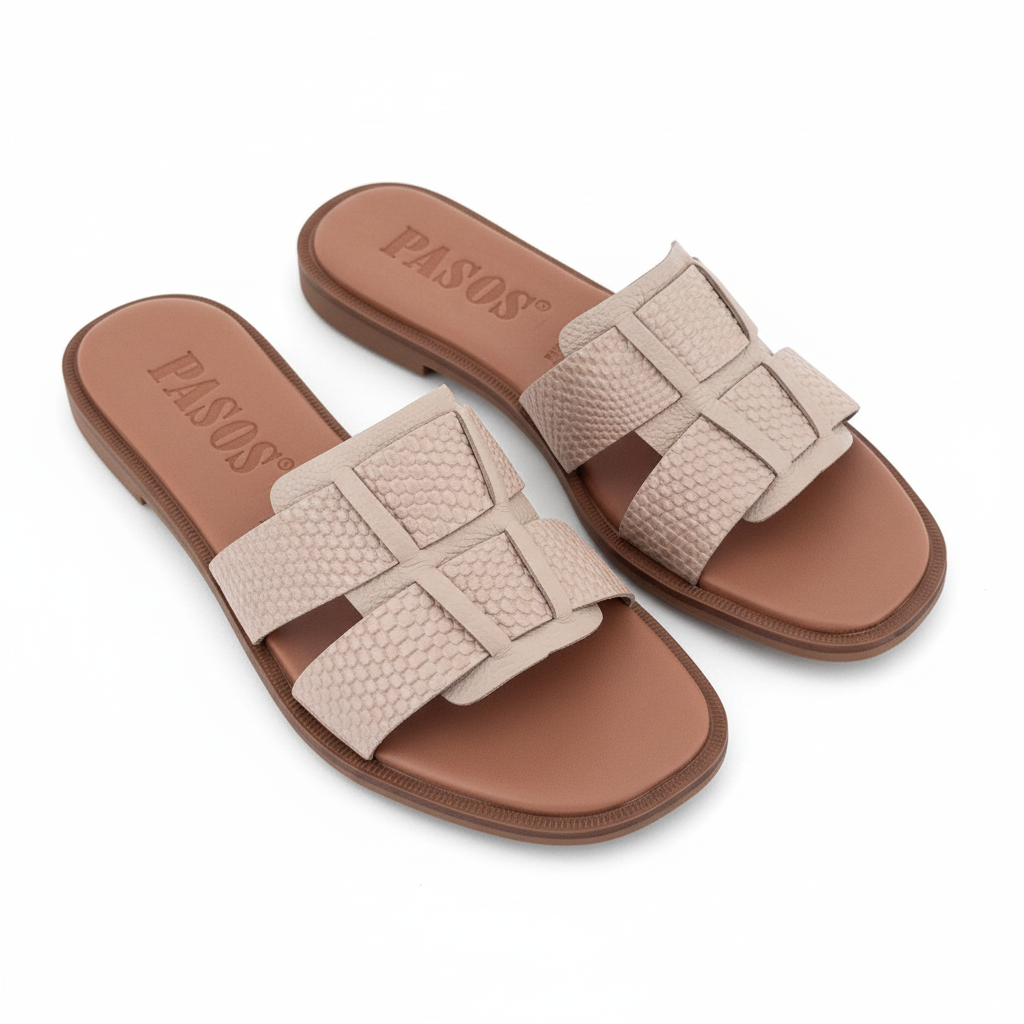 Vista angular frontal sandalia H-slide nude con textura serpiente