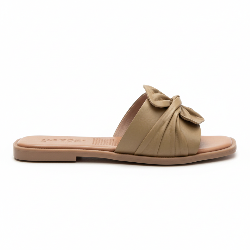 Vista lateral sandalia slide verde oliva