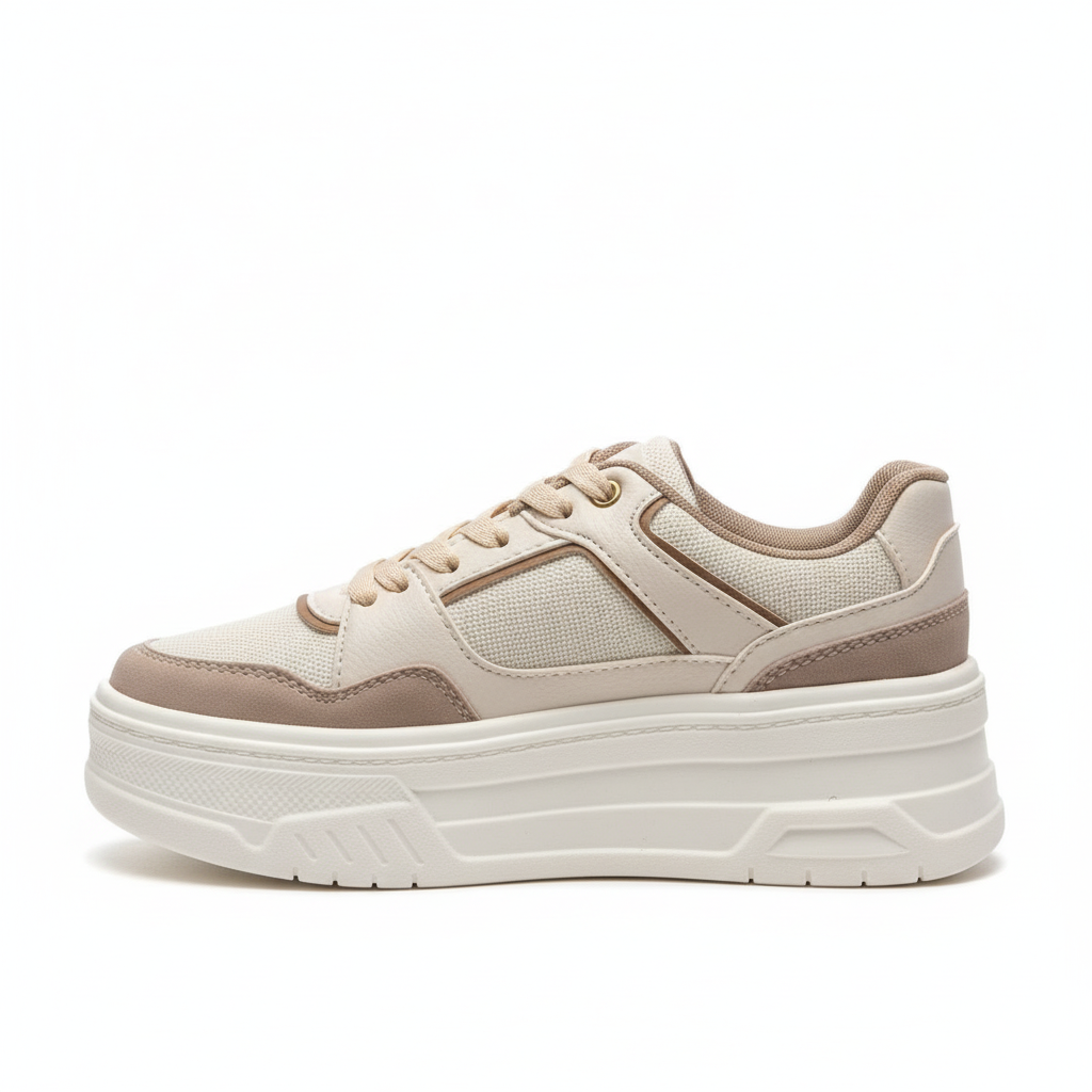 Vista lateral zapatilla deportiva completamente beige Ref 7943